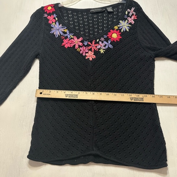 Dana Buchman Black 100% Silk Knit Sweater Top w/ Floral Ribbon Embroidery - Picture 4 of 14